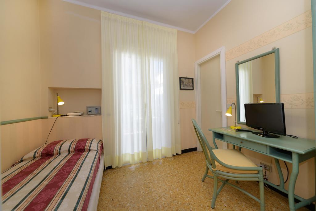 Hotel Morchio Mhotelsgroup Диано-Марина Экстерьер фото